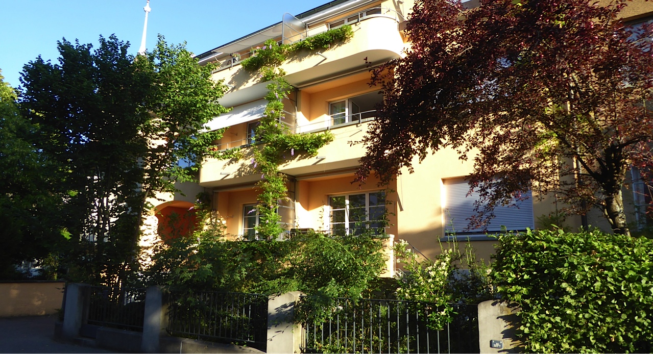 Historic Maison Mosgenstein building exterior in Kirchenfeld, Bern